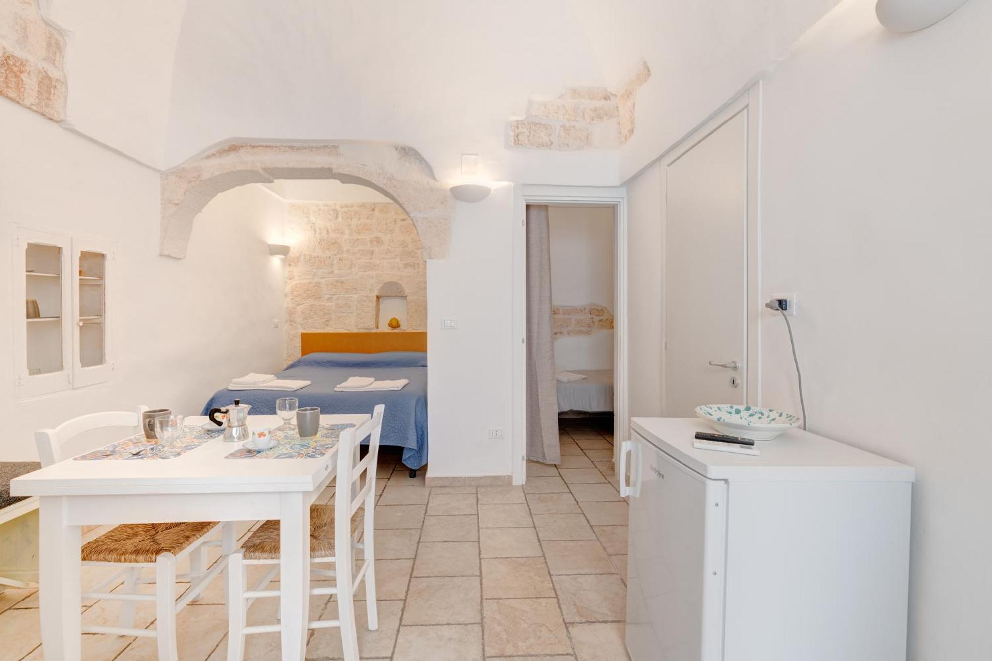 White House Flats & Studios Ostuni Habitación foto